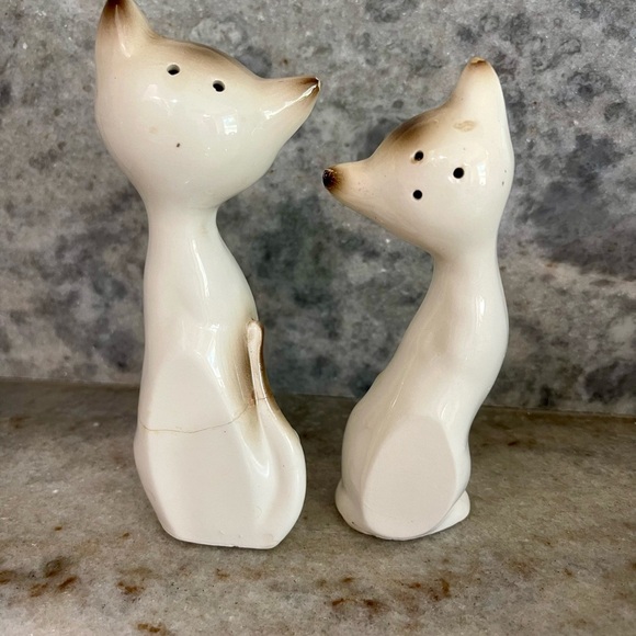 Vintage Ceramic Siamese Cat Salt and Pepper Set - Picture 5 of 5